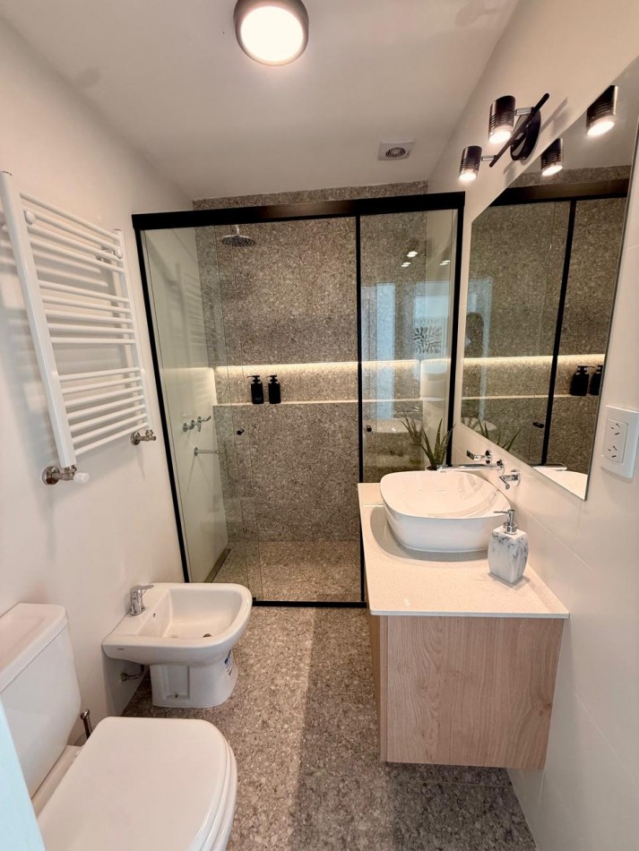 VENTA 3AMB CON DEPENDENCIA RECICLADO CENTRO 