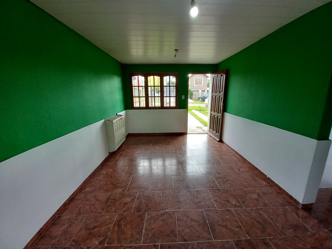 ALQUILER PH CASA 3 AMB COCHERA DESCUBIERTA y PATIO VUCETICH al 2900