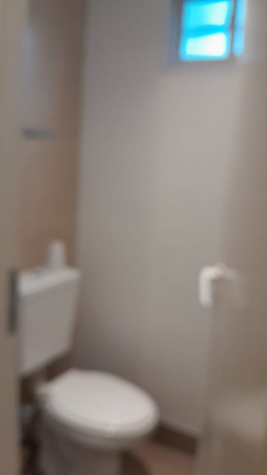 ALQUILER incluye LUZ y AGUA  en el PRECOO OFICINA  CHICA INTERNA FALUCHO y JARA