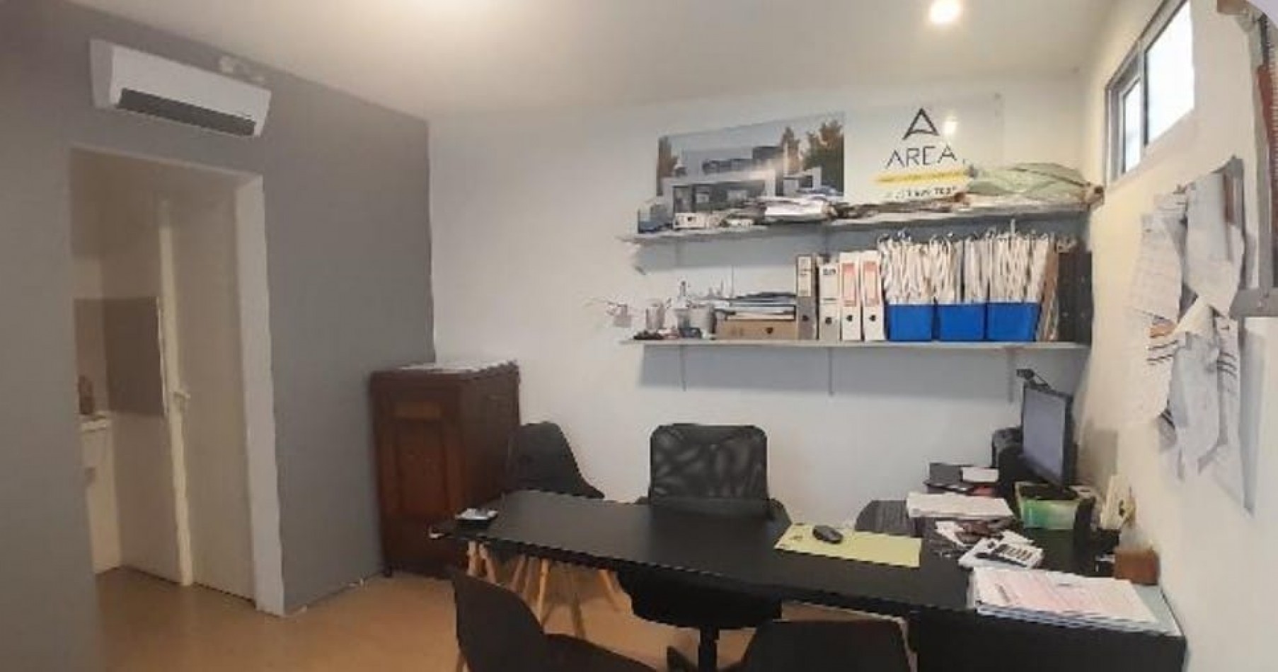 ALQUILER incluye LUZ y AGUA  en el PRECOO OFICINA  CHICA INTERNA FALUCHO y JARA