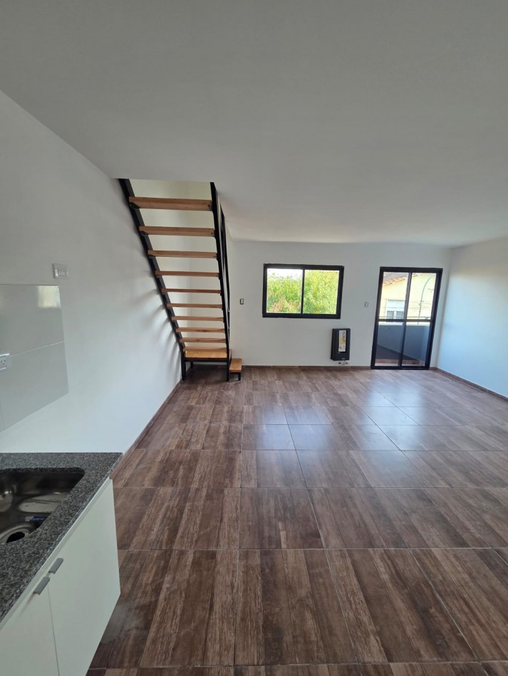 VENTA PH 3AMB POR ESCALERA RECICLADO 