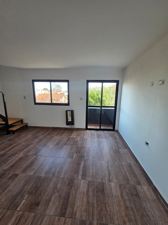 VENTA PH 3AMB POR ESCALERA RECICLADO 