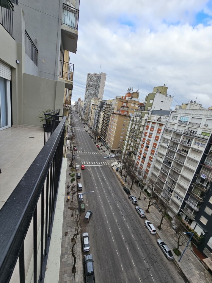 VENTA 3AMB RECICLADO CENTRO BALCON TERRAZA TODO A ESTRENAR 
