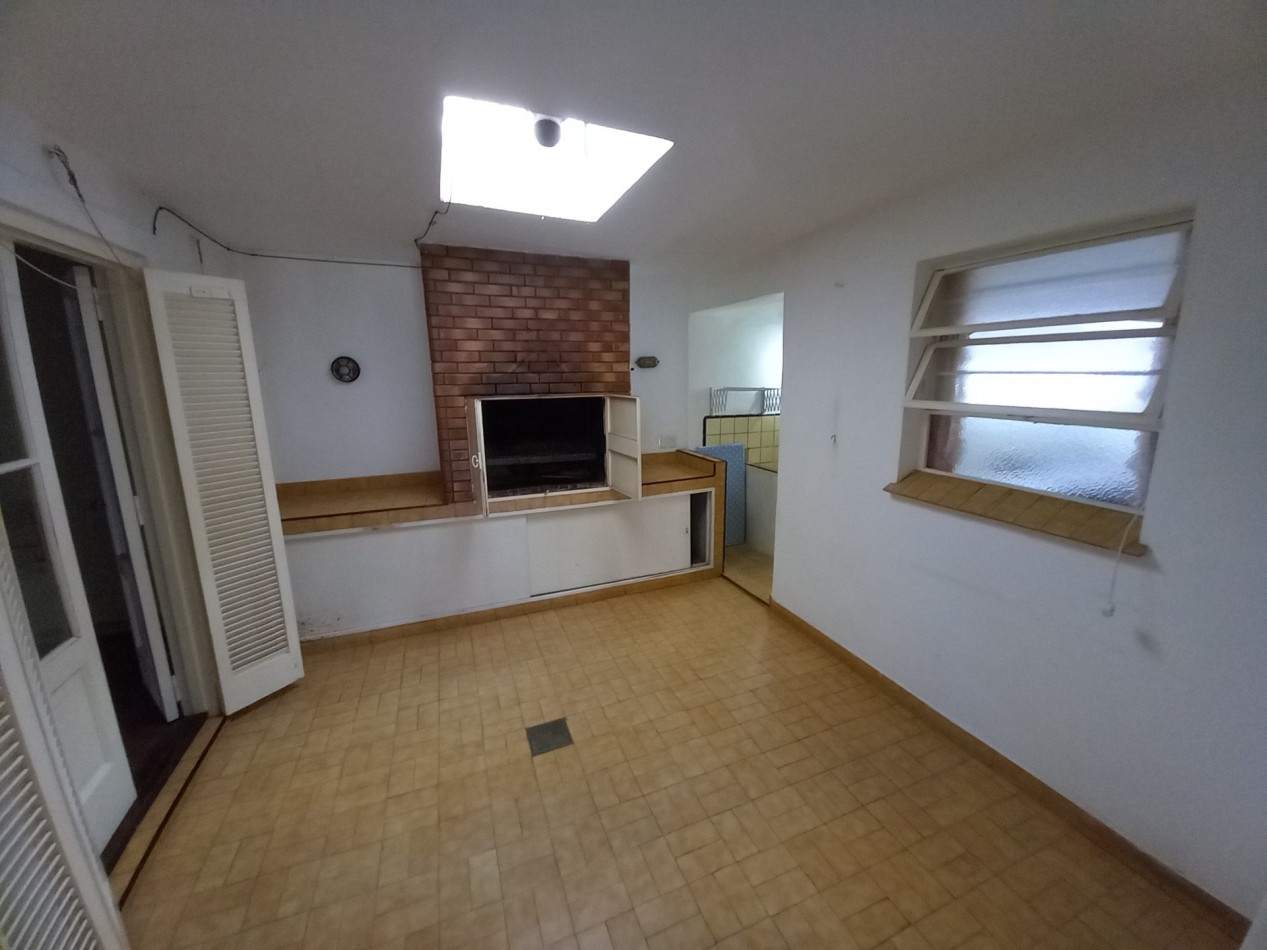 ALQUILER CASA 4AMB USO PROFESIONAL 2 BAÑOS COCHERA LOS TRONCOS 