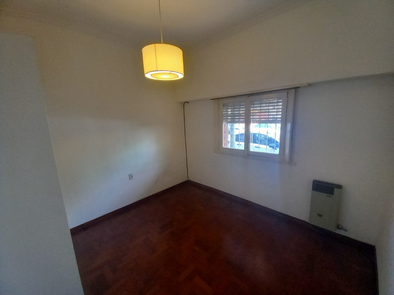 ALQUILER CASA PH 3 AL FRENTE con PEQUEÑO PATIO BROWN y 20 de SEPTIEMBRE