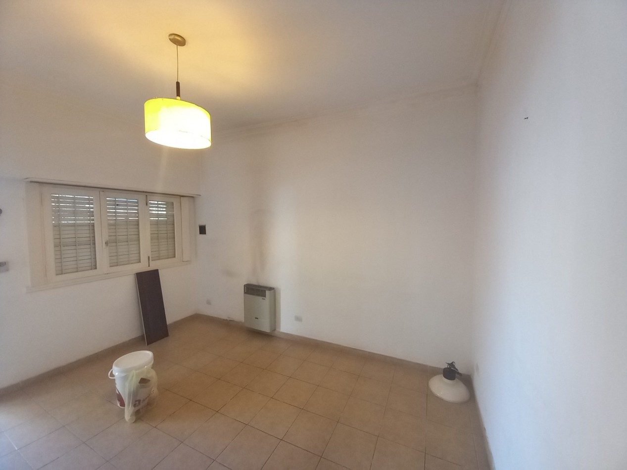 ALQUILER CASA PH 3 AL FRENTE con PEQUEÑO PATIO BROWN y 20 de SEPTIEMBRE