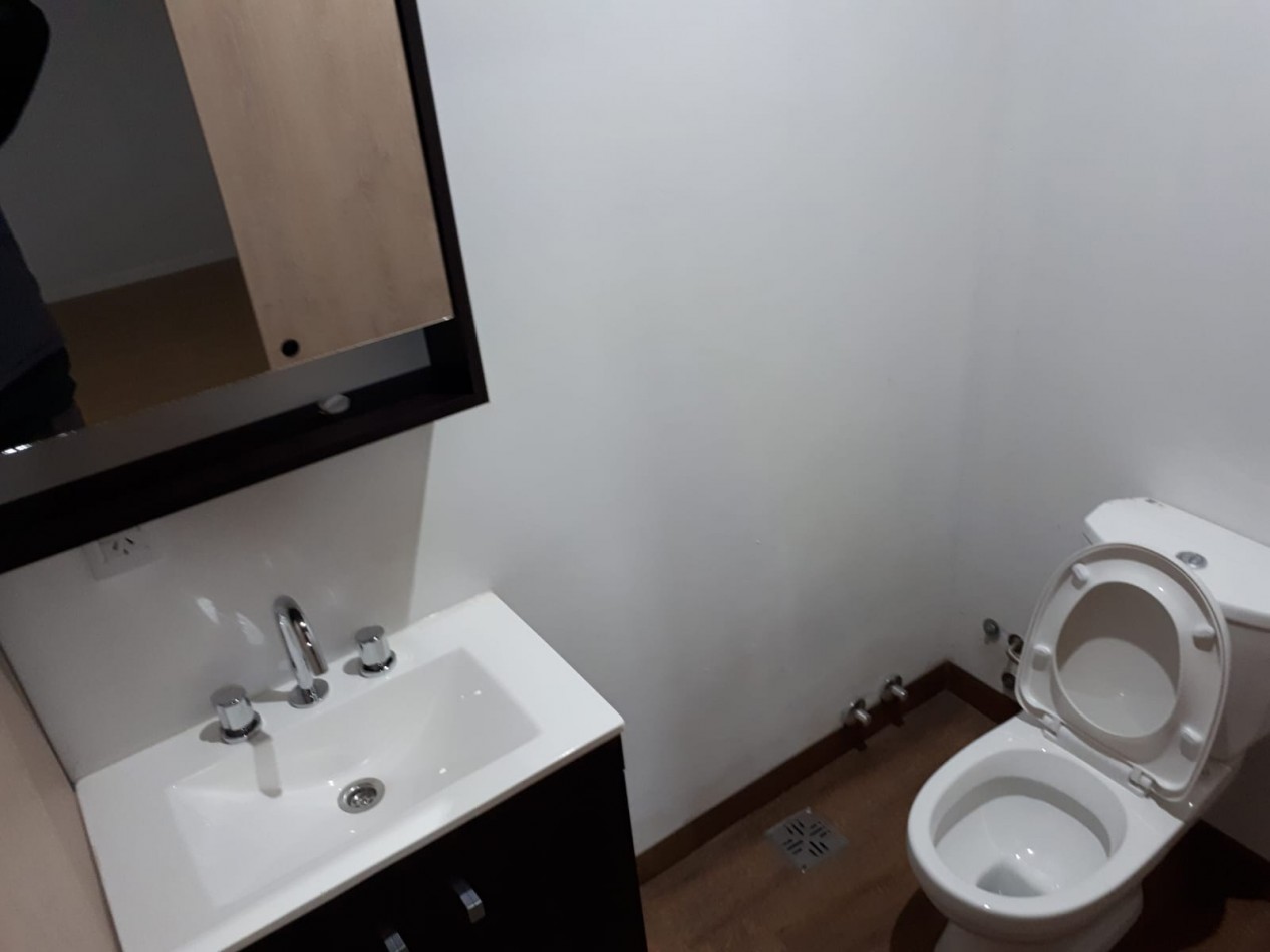 ALQUILER 2AMB DUPLEX COCHERA al FRENTE DISPONIBLE para AGOSTO-PARQUE LURO 