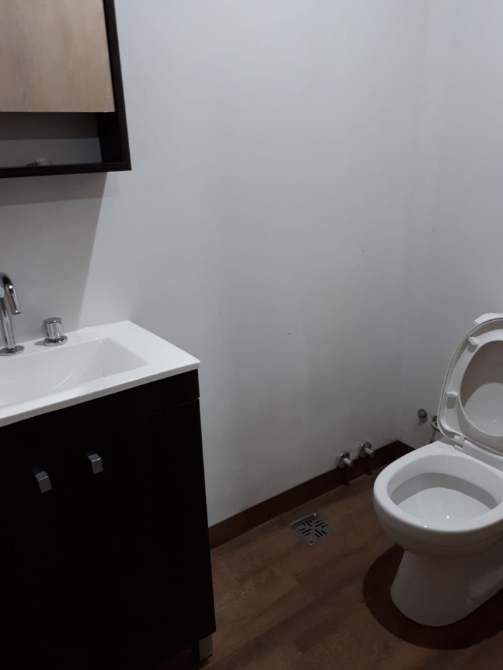 ALQUILER 2AMB DUPLEX COCHERA al FRENTE DISPONIBLE para AGOSTO-PARQUE LURO 