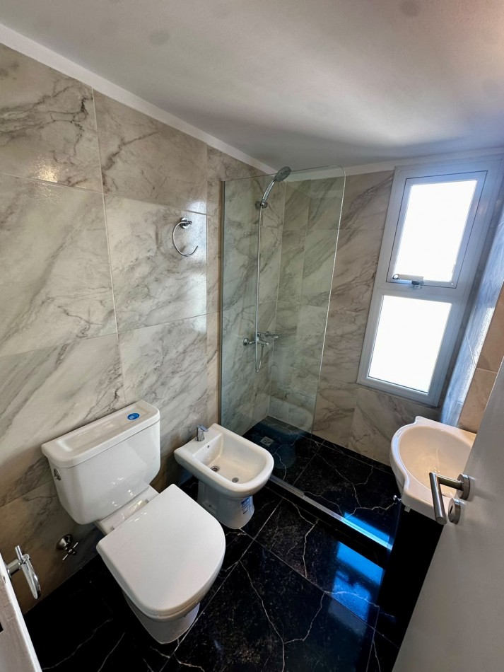 VENTA 2AMB con COCHERA CENTRO CONTRAFRENTE 
