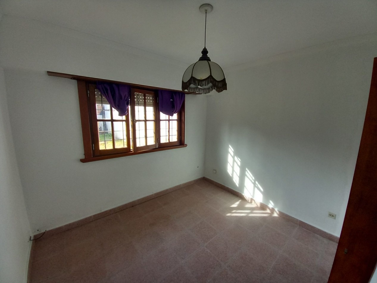 CASA 3AMB APTO CREDITO PERMUTA con GALPON PARQUE LOTE PROPIO
