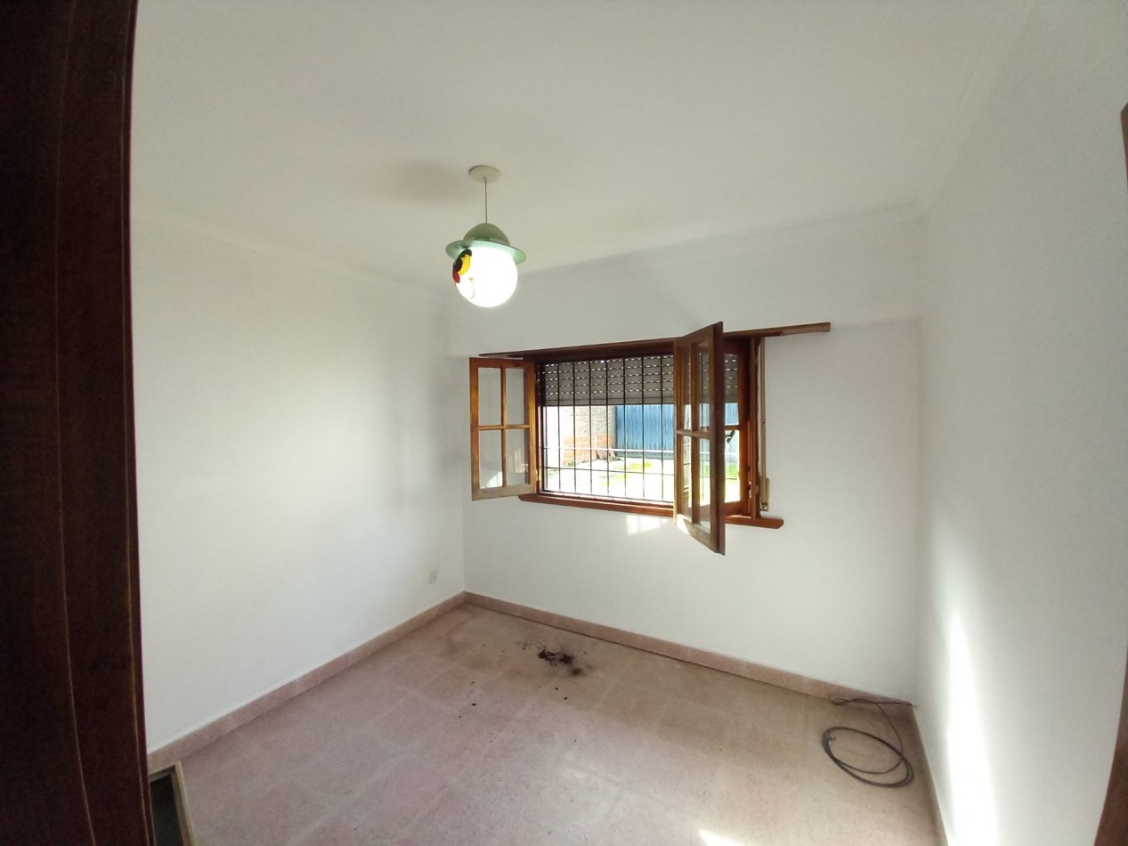 CASA 3AMB APTO CREDITO PERMUTA con GALPON PARQUE LOTE PROPIO