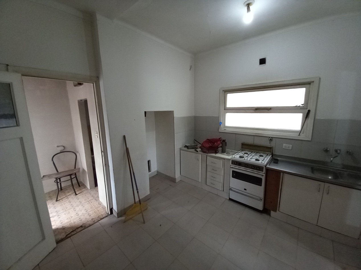 VENTA EN BLOCK 2 CASAS 1 Casa Al Frente y otra al Fondo Moreno 9100