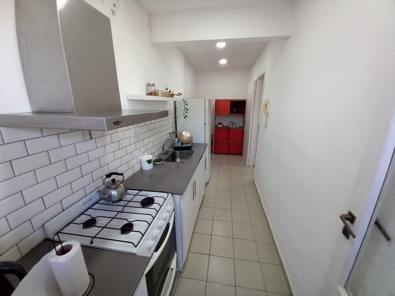 ALQUILER Por 12 Meses-3AMB en 3° Piso por ESCALERA RECICLADO ESTRADA y TEJEDOR 