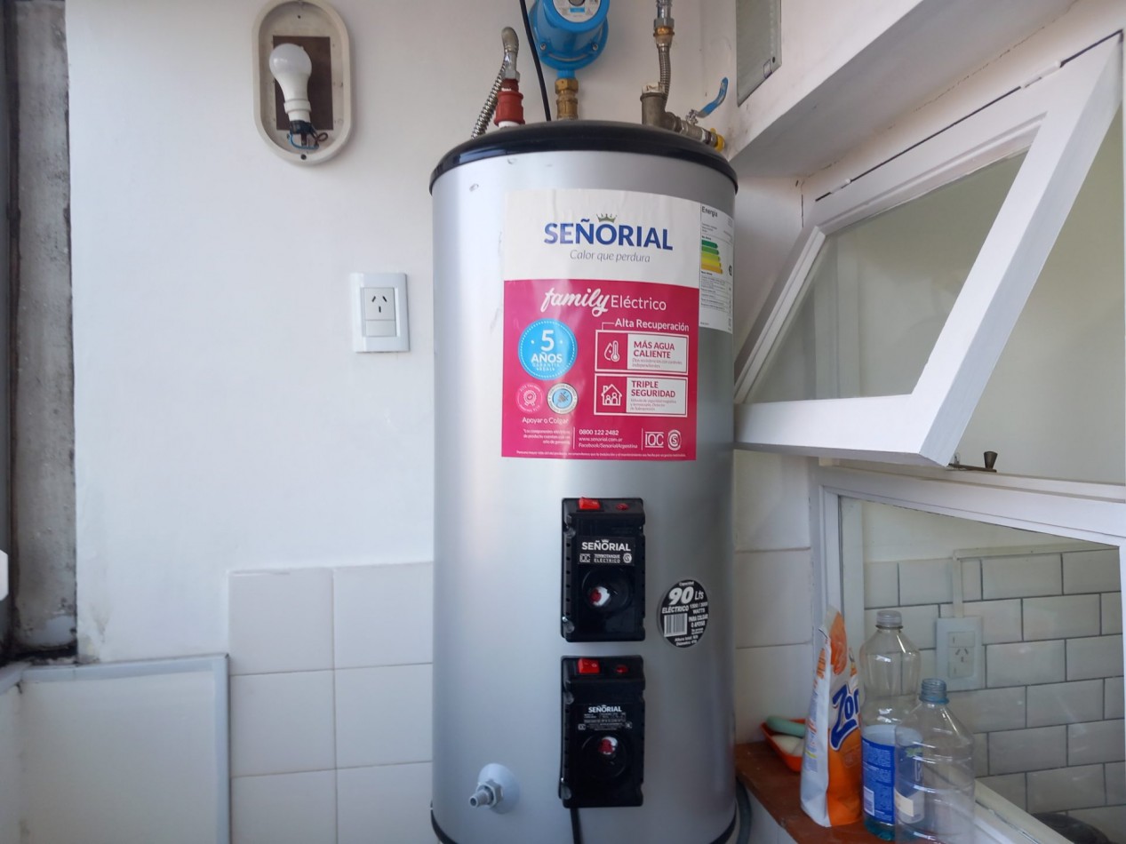 ALQUILER Por 12 Meses-3AMB en 3° Piso por ESCALERA RECICLADO ESTRADA y TEJEDOR 