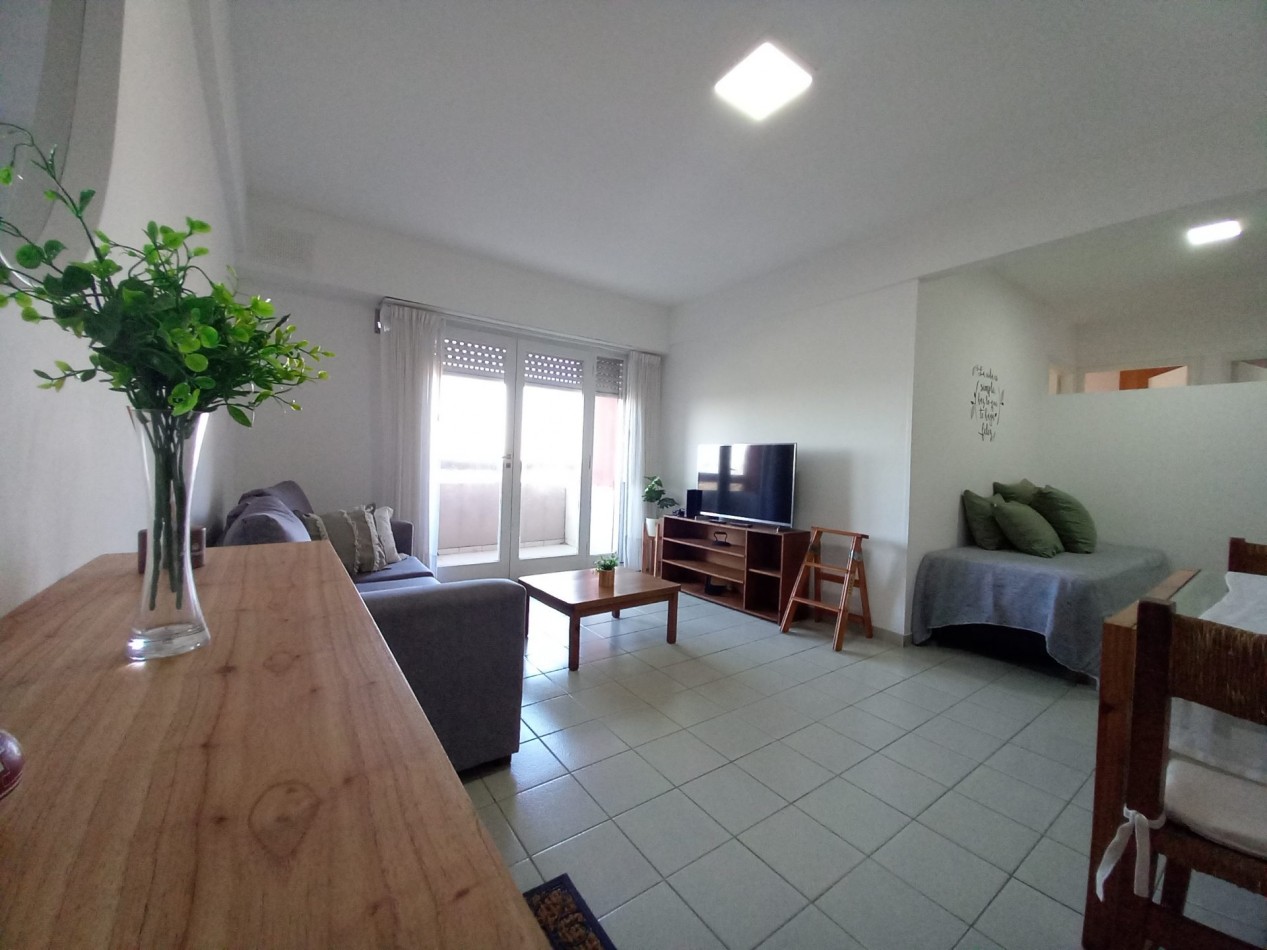 ALQUILER Por 12 Meses-3AMB en 3° Piso por ESCALERA RECICLADO ESTRADA y TEJEDOR 