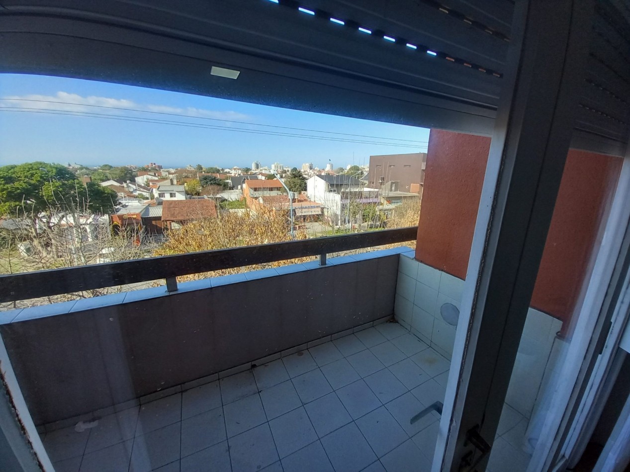 ALQUILER Por 12 Meses-3AMB en 3° Piso por ESCALERA RECICLADO ESTRADA y TEJEDOR 