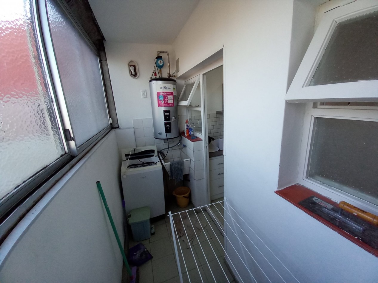 ALQUILER Por 12 Meses-3AMB en 3° Piso por ESCALERA RECICLADO ESTRADA y TEJEDOR 