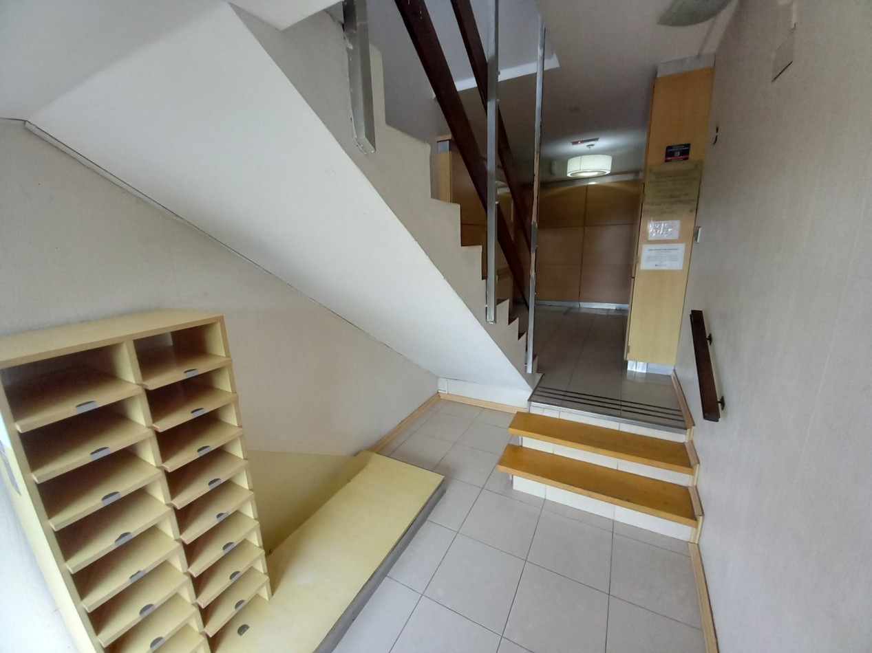 ALQUILER 3AMB ORIGINAL COCHERA 1° PISO por ESCALERA VISTA AL MAR GOLF 