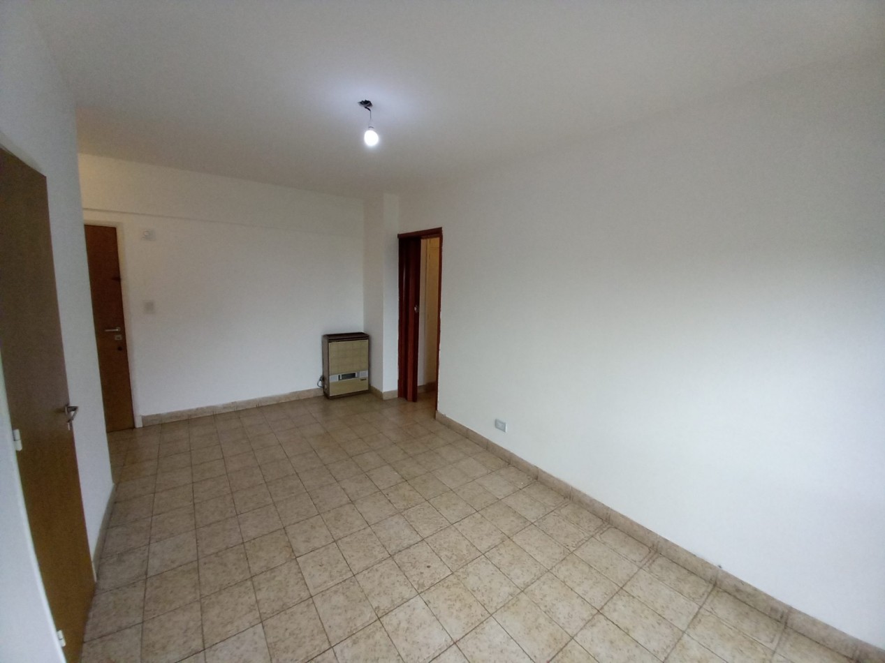 ALQUILER 3AMB ORIGINAL COCHERA 1° PISO por ESCALERA VISTA AL MAR GOLF 