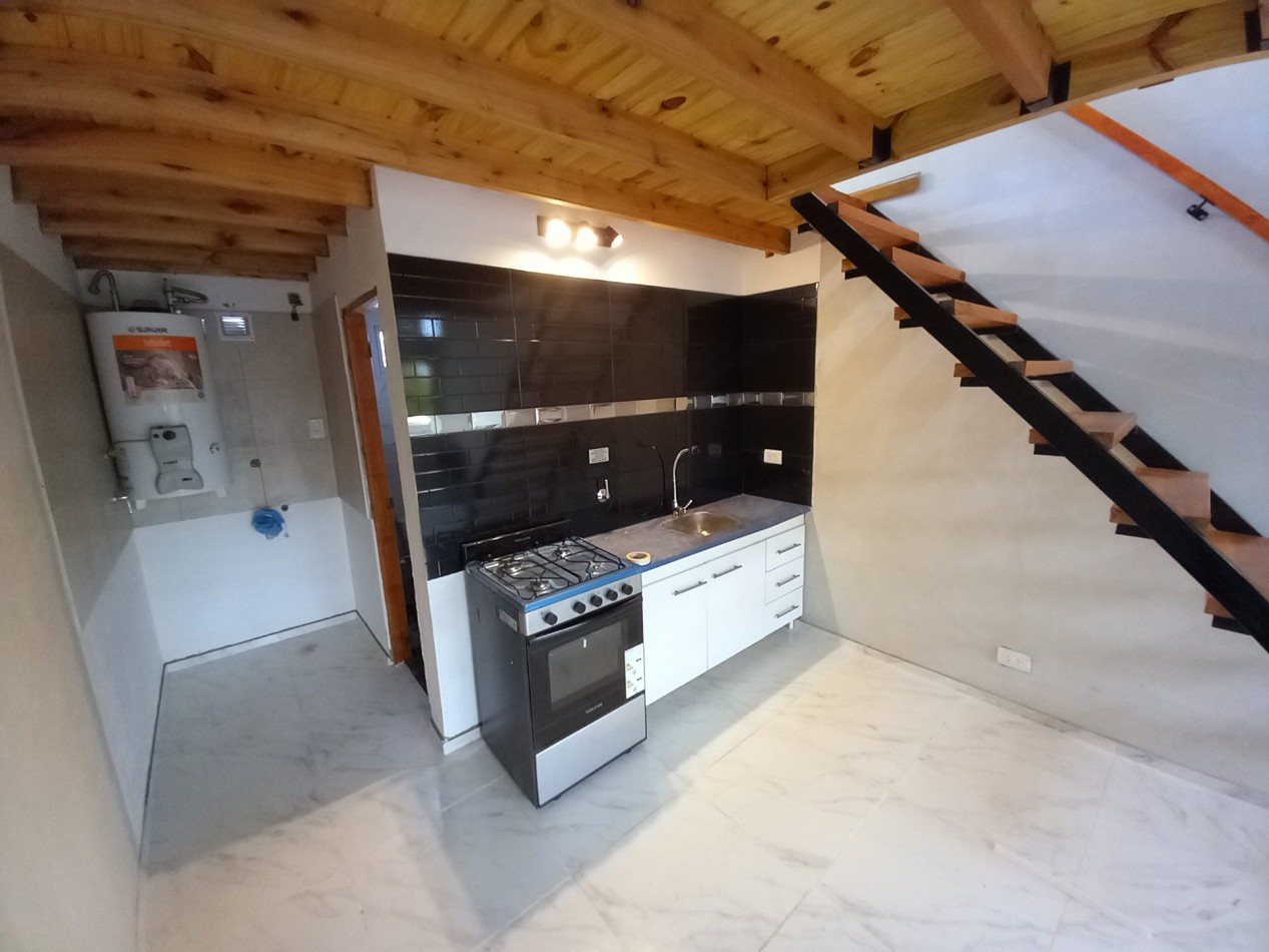 ALQUILER 2AMB DUPLEX en PLANTA ALTA por ESCALERA 