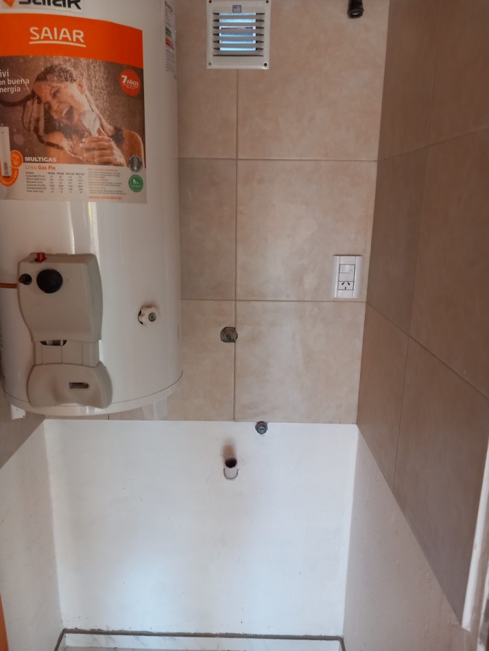 ALQUILER 2AMB DUPLEX en PLANTA ALTA por ESCALERA 