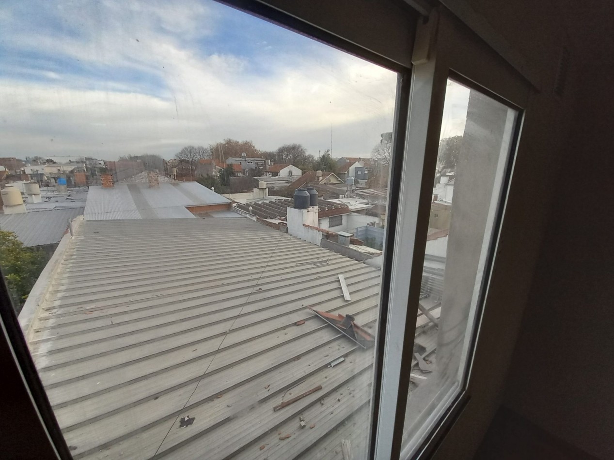 ALQUILER 2AMB DUPLEX en PLANTA ALTA por ESCALERA 