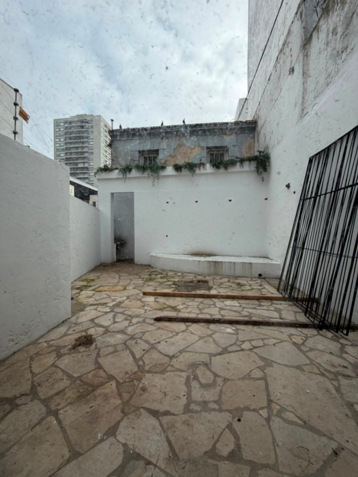 VENTA LOCAL RECICLADO PATIO 2 PLANTAS Catacarla al 1700 