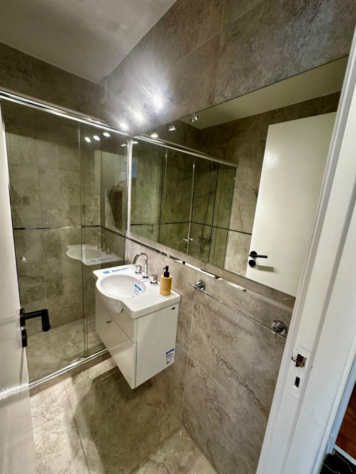 VENTA 3AMB RECICLADO CENTRO con DEPENDENCIA Y BALCON 