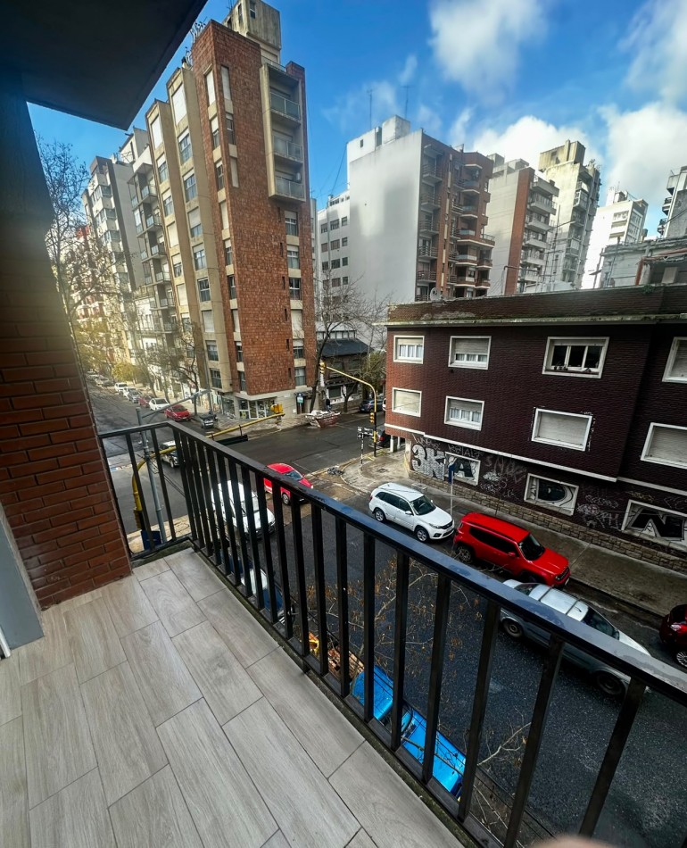 VENTA 3AMB RECICLADO CENTRO con DEPENDENCIA Y BALCON 