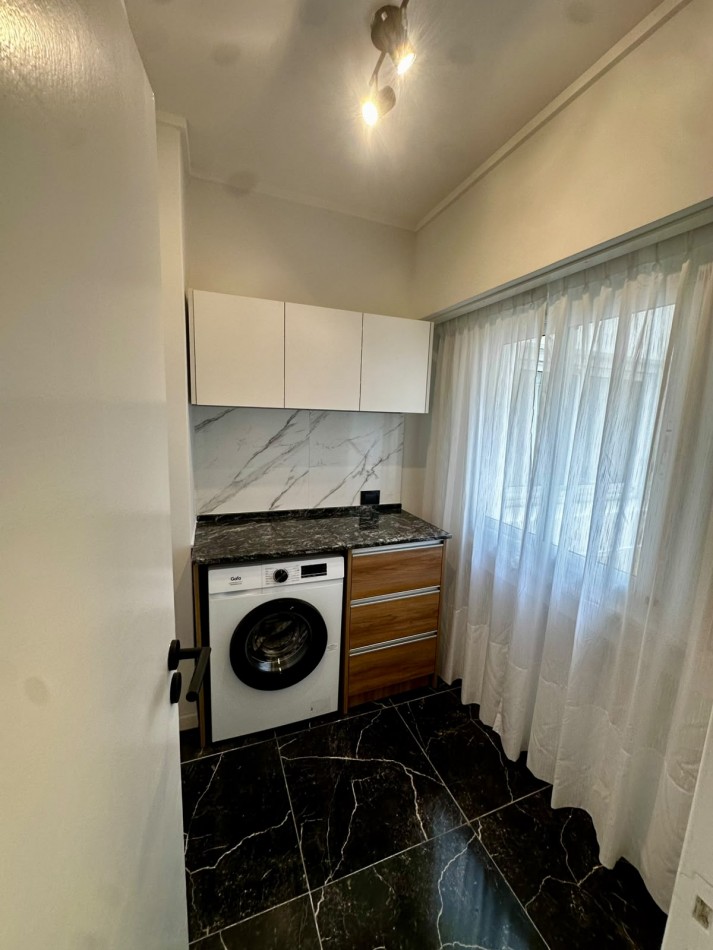 VENTA 3AMB RECICLADO CENTRO con DEPENDENCIA Y BALCON 