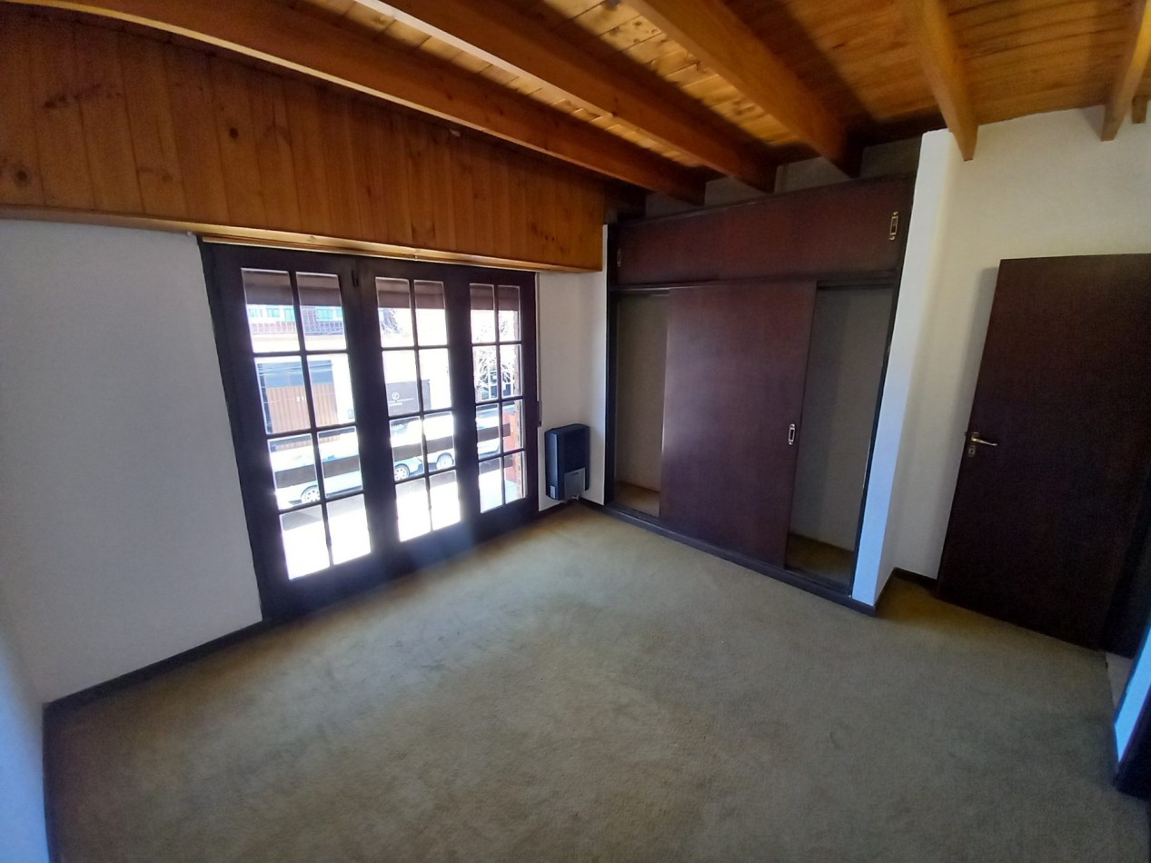 ALQUILER CASA 5AMB PLANTA ALTA por ESCALERA-PATIO TIERRA del FUEGO y COLON 