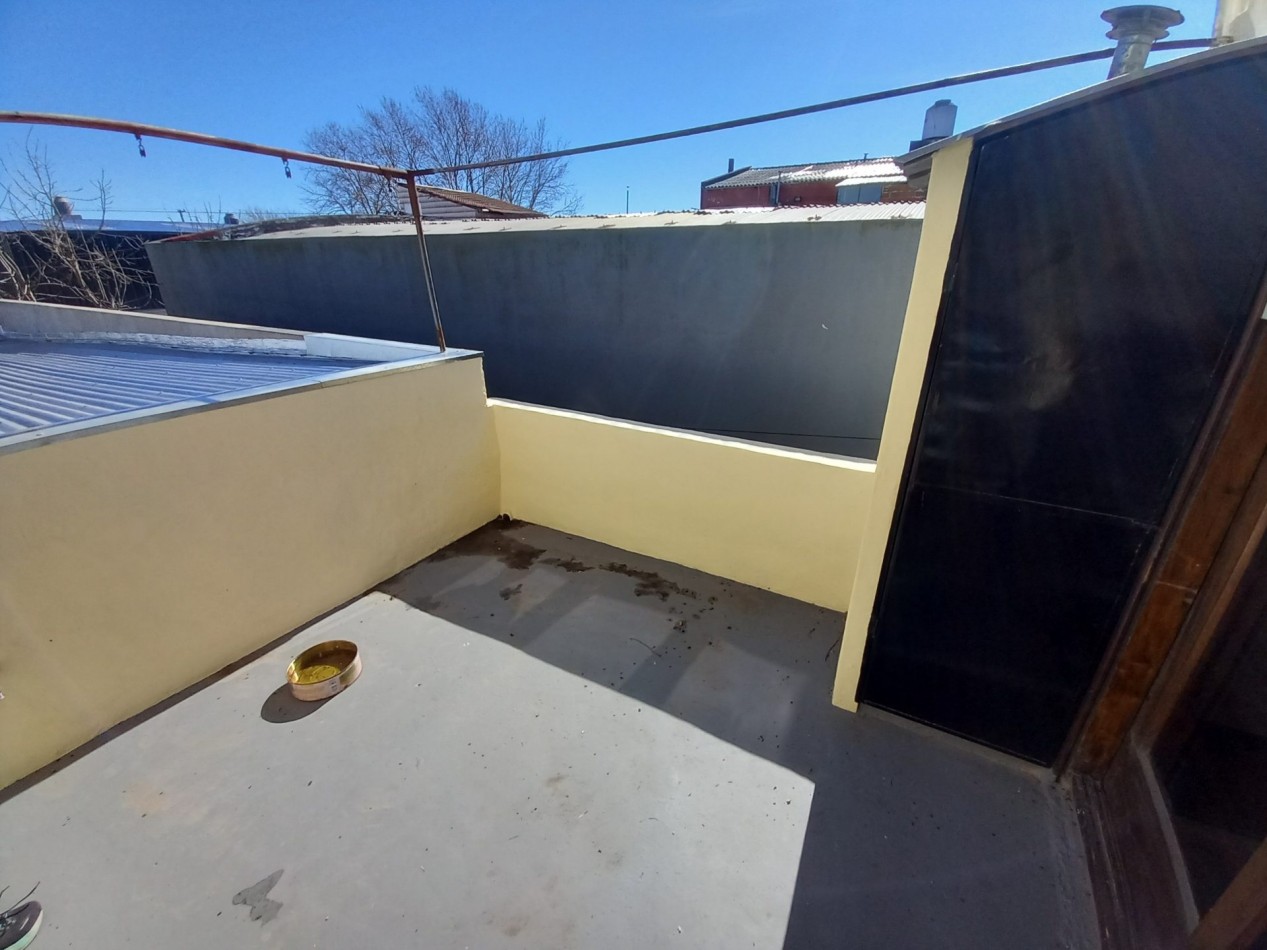 ALQUILER CASA 5AMB PLANTA ALTA por ESCALERA-PATIO TIERRA del FUEGO y COLON 