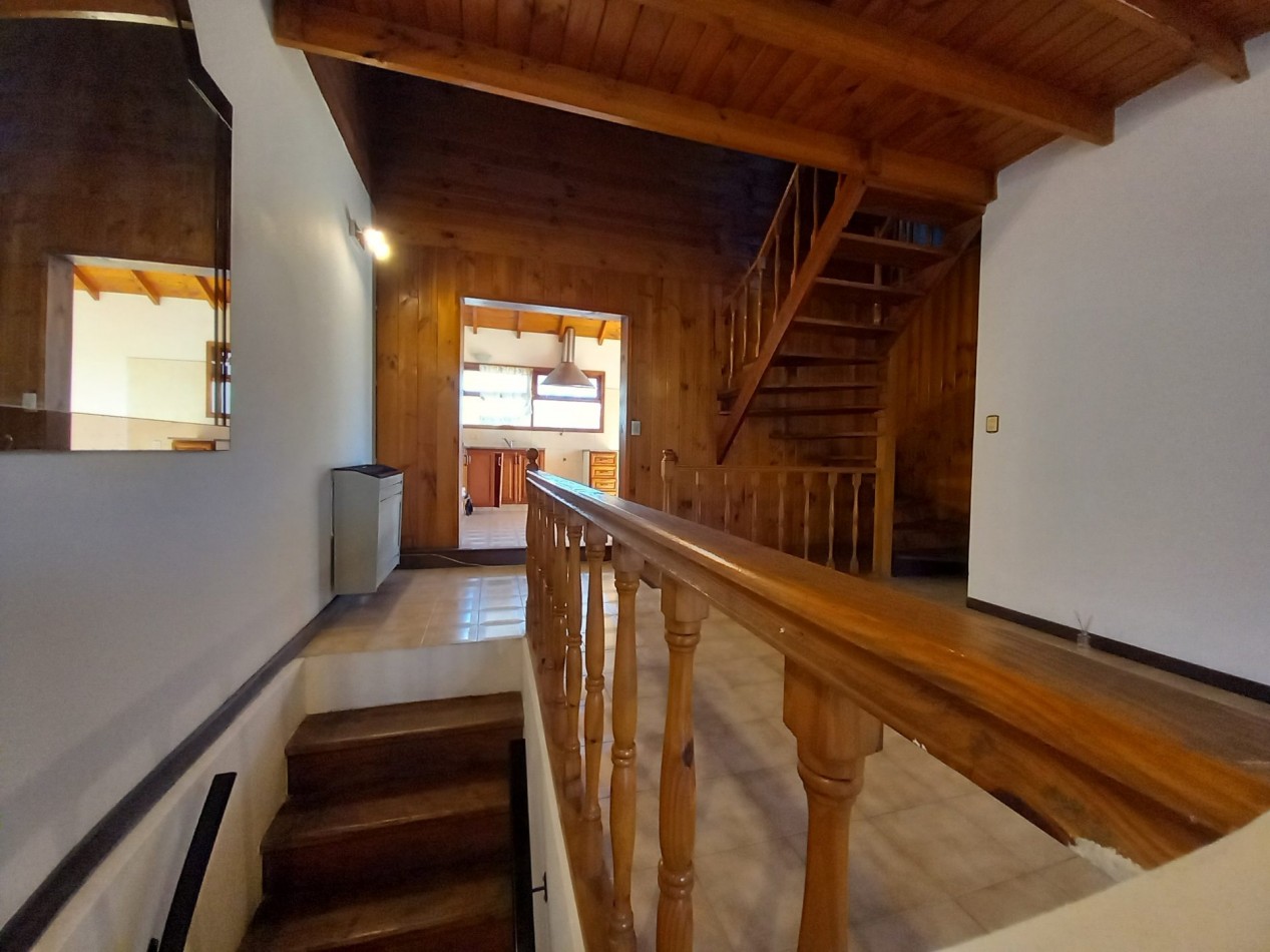 ALQUILER CASA 5AMB PLANTA ALTA por ESCALERA-PATIO TIERRA del FUEGO y COLON 