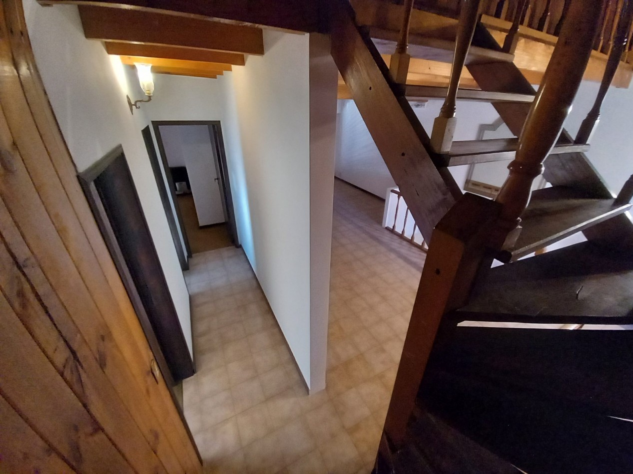 ALQUILER CASA 5AMB PLANTA ALTA por ESCALERA-PATIO TIERRA del FUEGO y COLON 