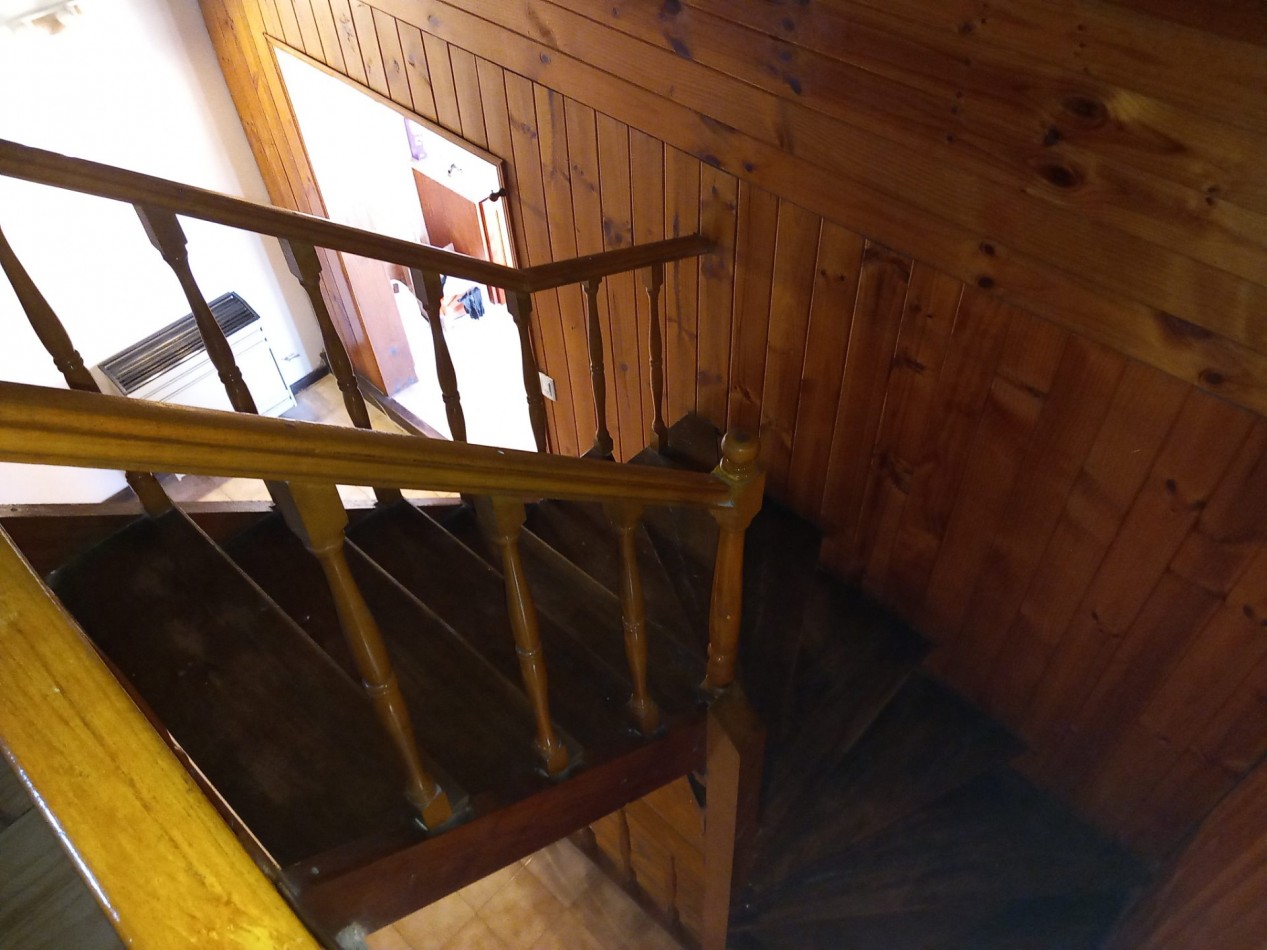 ALQUILER CASA 5AMB PLANTA ALTA por ESCALERA-PATIO TIERRA del FUEGO y COLON 