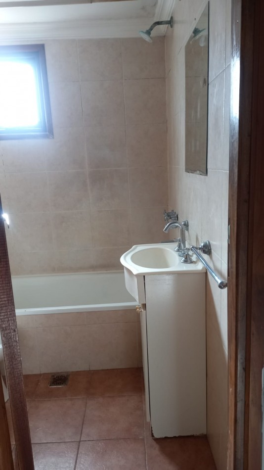 VENTA DUPLEX ORIGINAL CON PATIO PLANTA BAJA 