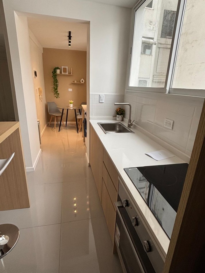 VENTA 3AMB RECICLADO CENTRO CON DEPENDENCIA 