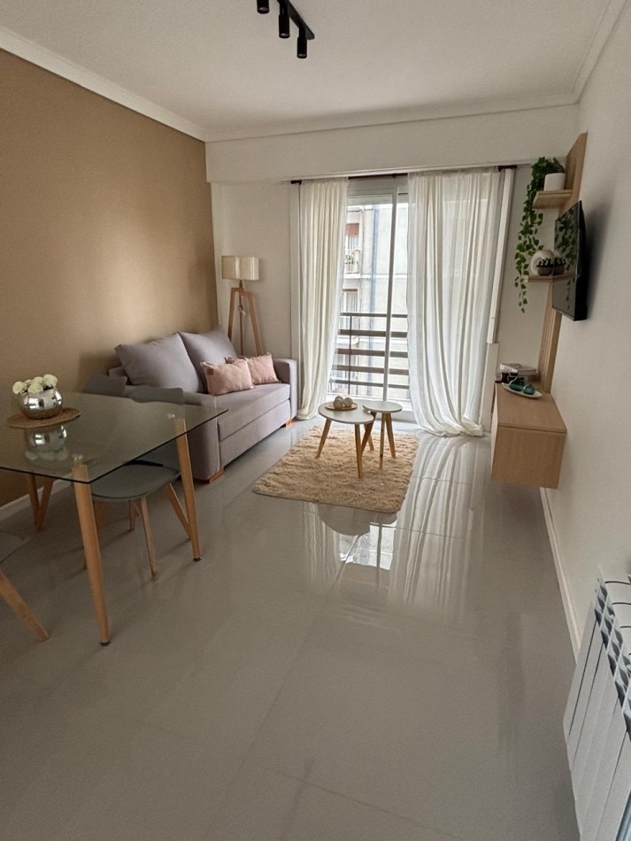 VENTA 3AMB RECICLADO CENTRO CON DEPENDENCIA 