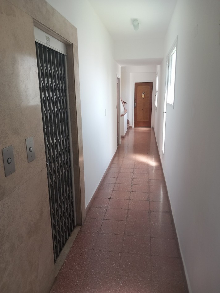 ALQUILER 1AMB FRENTE con BALCON SALIENTE CERRADO CENTRO 