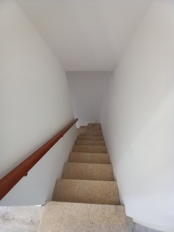 ALQUILER CASA EXCELENTE ESTADO 4AMB 2 BAÑOS COCHERA-LAVADERO PATIO 