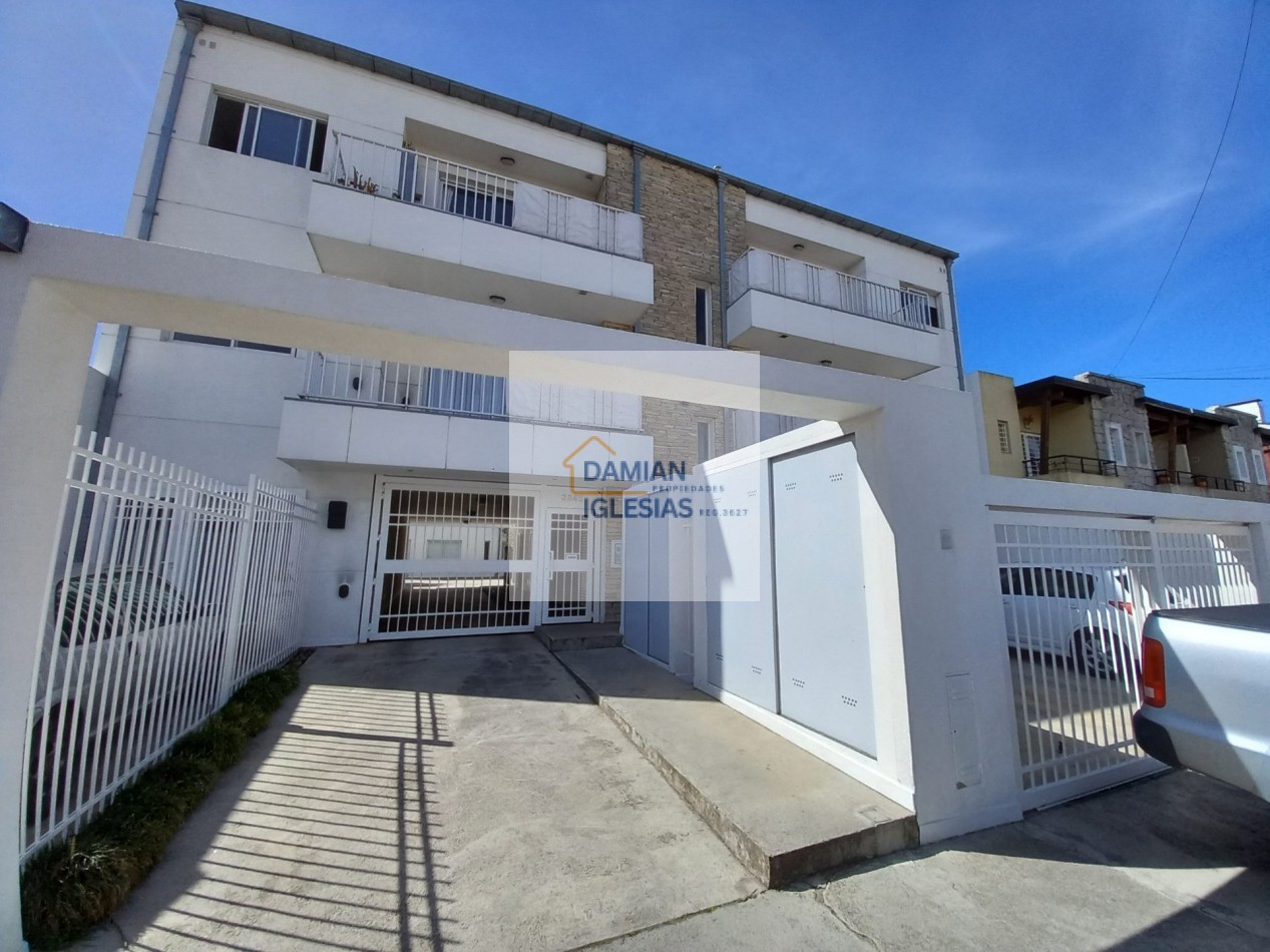 2AMB EXCELENTE por ESCALERA 2° Piso BALCON A METROS del MAR y Museo SIN MASCOTAS