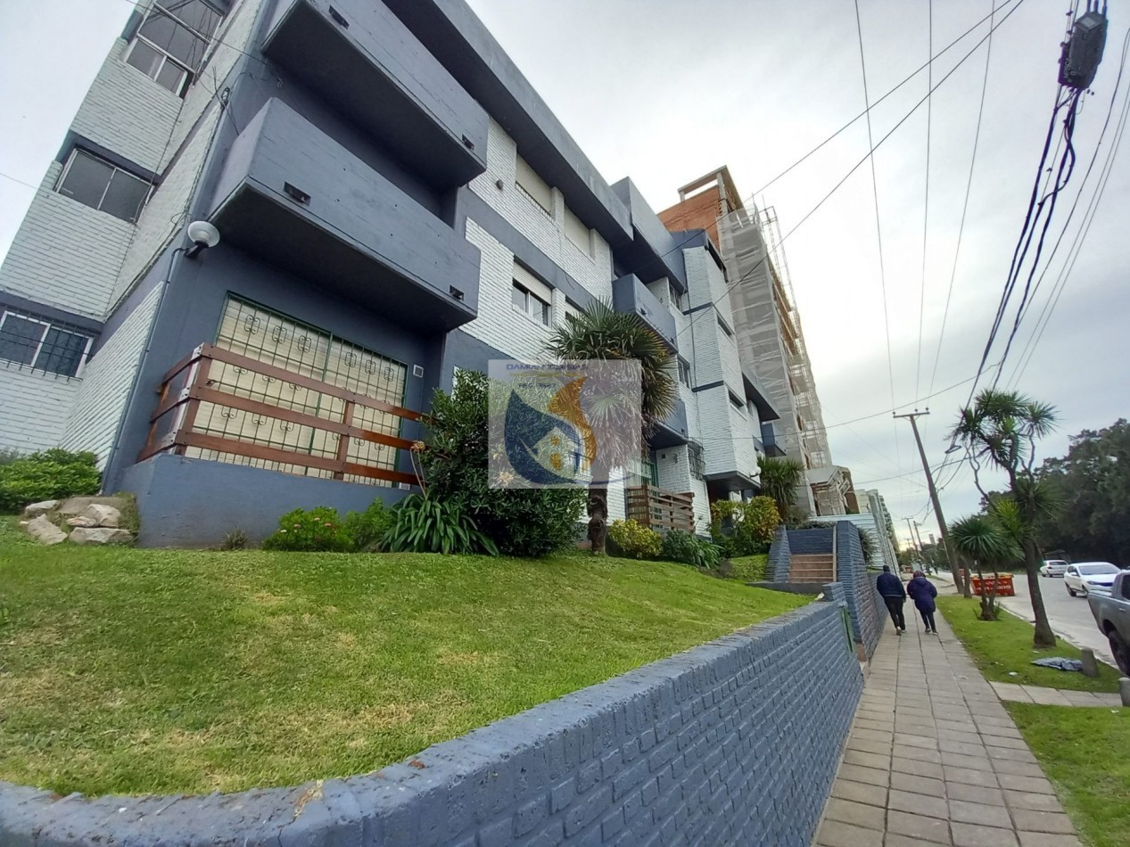 ALQUILER 3AMB ORIGINAL COCHERA 1° PISO por ESCALERA VISTA AL MAR GOLF 