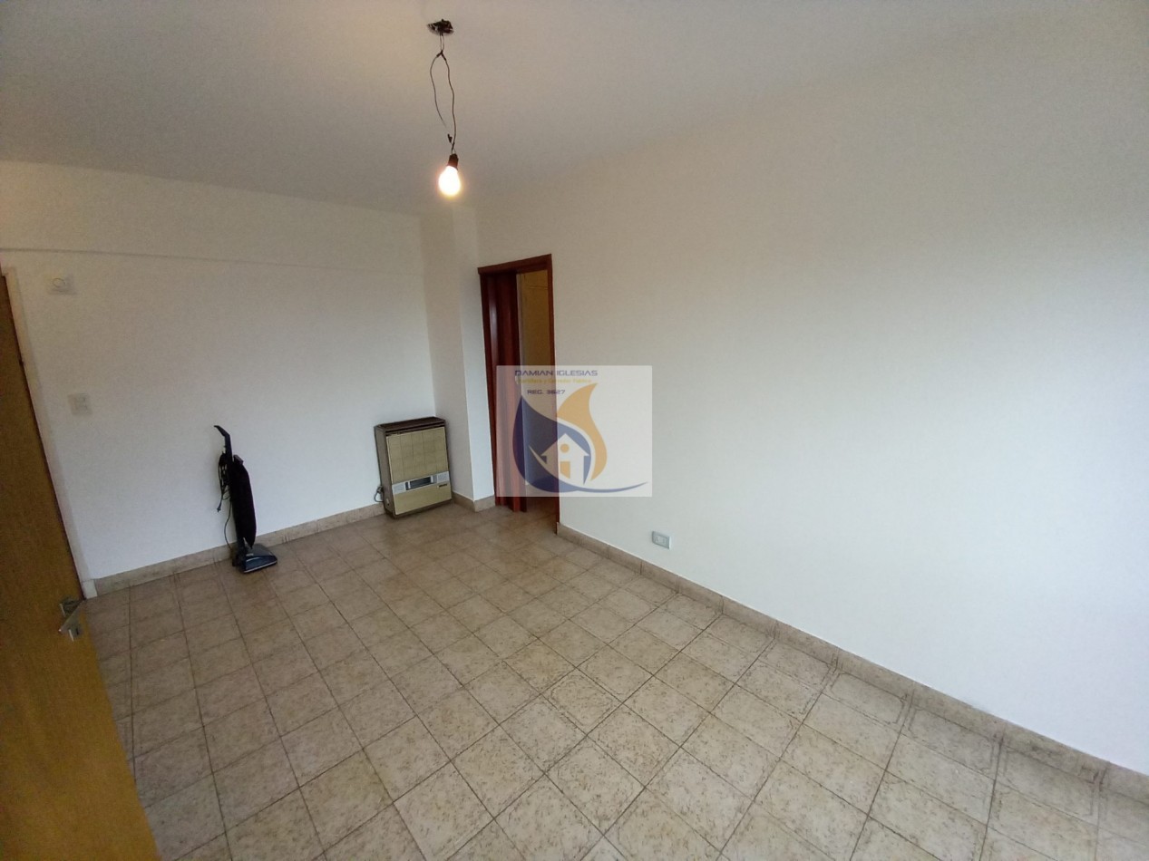 ALQUILER 3AMB ORIGINAL COCHERA 1° PISO por ESCALERA VISTA AL MAR GOLF 