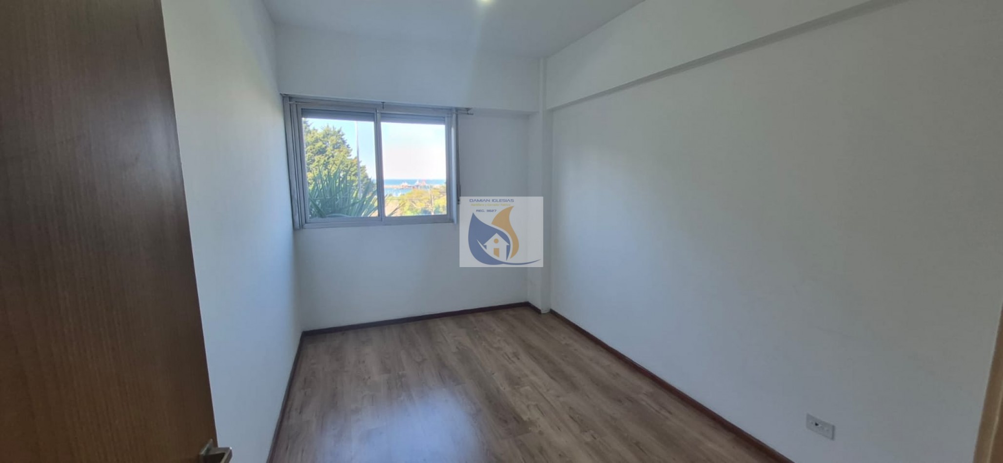 ALQUILER 3AMB ORIGINAL COCHERA 1° PISO por ESCALERA VISTA AL MAR GOLF 