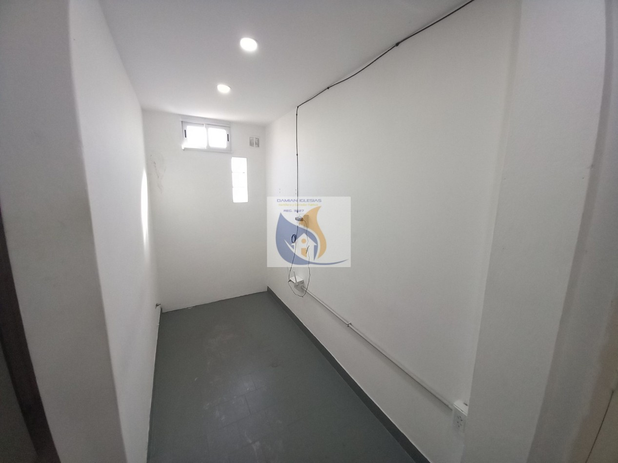 ALQUILER LOCAL u OFICINA CHICO con AIRE ACONDICIONADO 