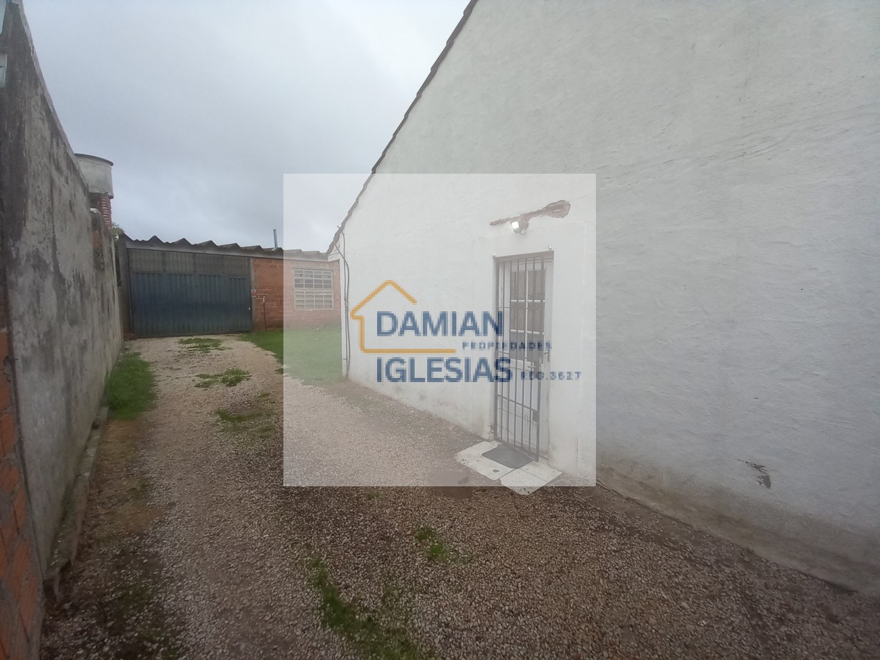 CASA 3AMB APTO CREDITO PERMUTA con GALPON PARQUE LOTE PROPIO