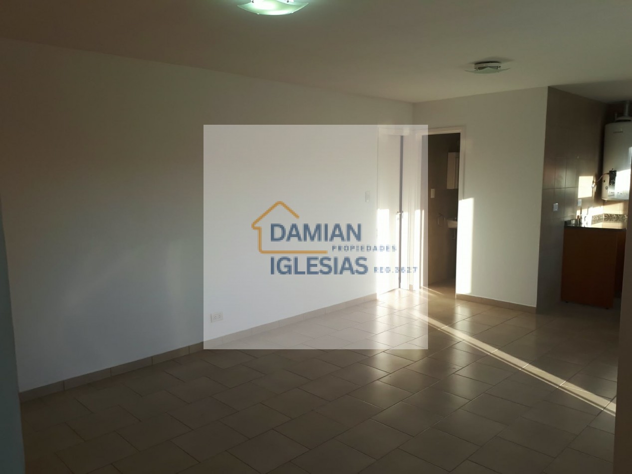 ALQUILER 2AMB EXCELENTE 1er PISO x ESCALERA BALCON PARQUE LURO 