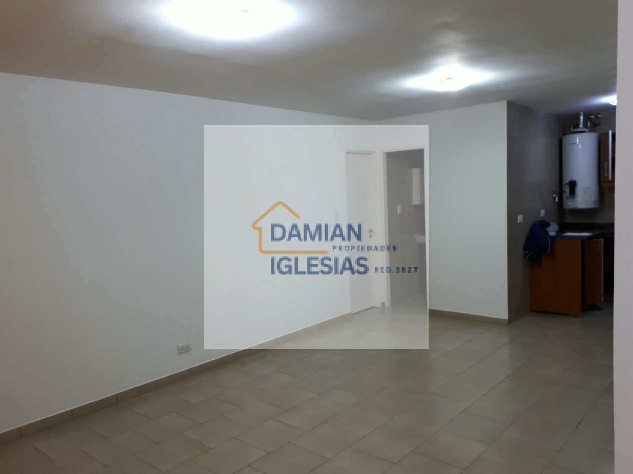 ALQUILER 2AMB EXCELENTE 1er PISO x ESCALERA BALCON PARQUE LURO 