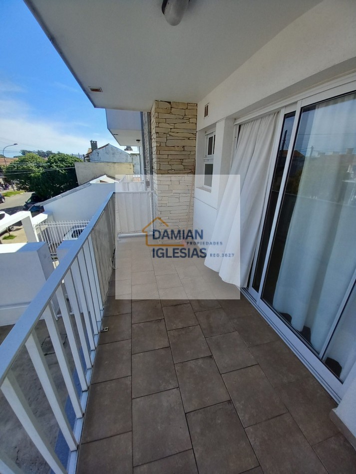 2AMB EXCELENTE por ESCALERA 2° Piso BALCON A METROS del MAR y Museo SIN MASCOTAS
