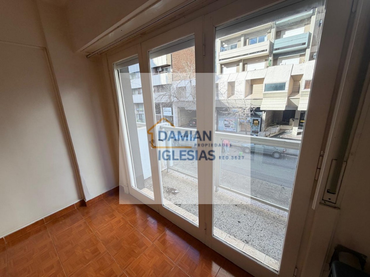 VENTA 2AMB CENTRO CON DEPENDENCIA 